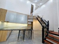 nhà mới xây 100% tại liên bảo, vĩnh yên, vĩnh phúc 2 tầng 3 ngủ fun nội thất sẵn về ở
giá 2ty7xxtr
