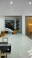 cho thuê nhà 3 tầng. diện tích 130m2 đường rộng ô tô tránh tại hoàng mai