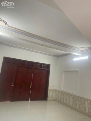 Bán nhà 3 tầng gần cổng cụm CN Khai Quang, Vĩnh Yên. DT 115m2. Giá 4.3 tỷ