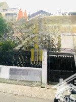 villa thảo điền sân rộng đầy đủ nội thất giá 40 triệu
