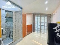 căn hộ studio cửa sổ lớn - rộng rãi 30m2 - ngay sát bên chợ hồ thị kỷ