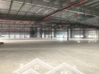 cho thuê nhà xưởng kcn bắc giang, dt 11000m2, xưởng mới epe. lh 0988 457 392