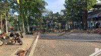 bán đất 5x20m mặt tiền nhựa 8m vỉa hè mỗi bên 4m. vị trí đẹp