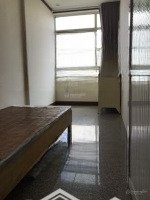 còn duy nhất 1 phòng 2tr/th ở 187a lê văn lương, chung cư hoàng anh gold house. ib 0901746596