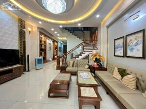 Nhà bán sau lưng siêu thị Metro, ngay sân bay Biên Hòa 1 trệt 2 lầu sổ hồng 145m2 giá 10.8 tỷ