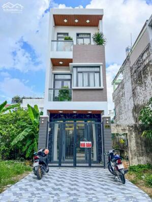 Bán nhà 3 tầng ngay KDC Vsip 3 ngay TP Tân Uyên