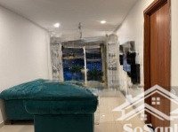 bán gấp căn hộ h2 hoàng diệu q. 4, dt 69m2 gồm 2pn 2wc, có sẵn nội thất, giá 1 tỷ 720, có sổ hồng