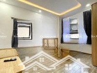 nhà xây mới 100% - studio tách bếp cửa sổ thoáng mát - rộng 40m2 - quận phú nhuận