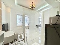 em cần cho thuê 2pn 1wc, chỉ tính điện nước! tiết kiệm hơn chung cư, có thang máy, ưu tiên 1 xe ạ
