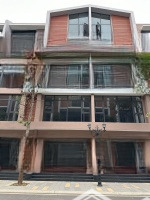 nhà phố ánh dương kế biển gần phố