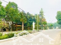 biệt thự trục đường đôi ngay cổng chính. hơn 300m2 mà giá chỉ có 6x/m2 thôi. giá rẻ ngã ngửa !!!