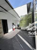nhà studio rộng ngang có sân hxh