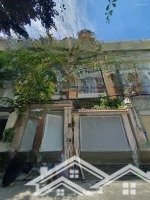 biệt thự cho thuê đường cửu long, ngay sân bay. dt: 8x20m. 1 trệt 3 lầu. nhà sẵn nt. giá 40tr/tháng