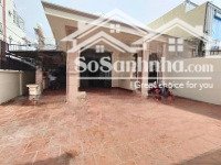 cho thuê nhà lô góc ngay kha vạn cân, linh đông 13x23. đường xe tải tận nơi. dtsd: 300m2