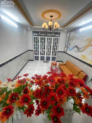 BÁN NHÀ KHU TÂN KIM NGAY CÂY XĂNG VÔ 100M, DT 4X10M SHR CHỈ 1.79 TỶ. LH:0908213395.