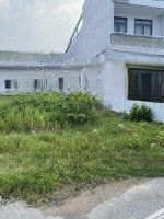 tôi muốn bán liền đất sau bx tân uyên, đ. trương thị nở, uyên hương, tân uyên, 102m2/800tr, shr