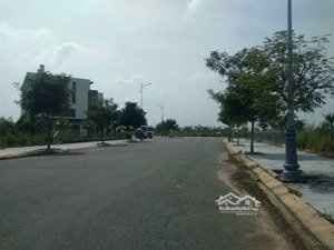 hàng ngoại giao. 1 lô duy nhất 100m2 - 1 tỷ 950 biên hoà new city - mt 24m sát sân golf long thành