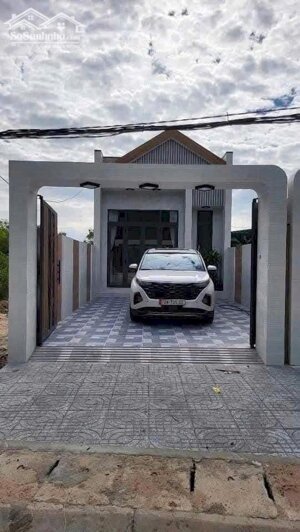 Chủ Cần Tiền, Bán Gấp Ngôi Nhà Mới Xây, Khang Trang, Sạch Sẽ.