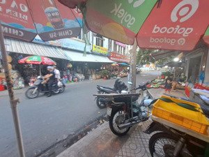 mbkd đa ngành có gác ở lại được ngay chợ căn cứ - chính chủ trống sẵn