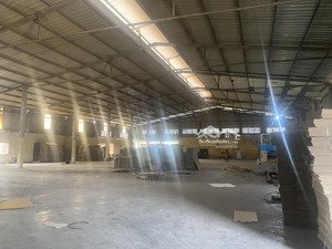 cho thuê 4000m2 kho xưởng tại phù chẩn, từ sơn, bắc ninh, giá chỉ 52k/m2. lh: 0902132489