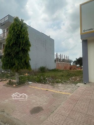 bán nhanh trong tuần cực phẩm 100m2 nền kinh doanh ngay bệnh viện quốc tế đồng nai có 1tỷ9