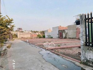 giá quá tốt!! bán 2 lô liền kề tương bình hiệp, thủ dầu một, vị trí đẹp, giá chỉ nhỉnh tỷ