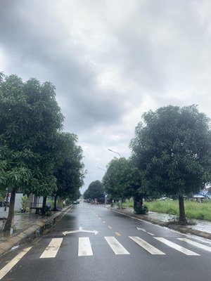 đất chợ hàng rượu phường trương quang trong , tp quảng ngãi còn 1 lô duy nhất giá 1ty4xx tl