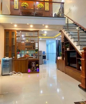 cho thuê nhà 5 tầng mặt ngõ rộng, lô góc, kinh doanh nhỏ