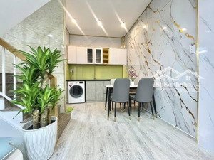 cần vốn chủ nhả bán gấp căn tại đ. nguyễn đình chiểu, phường 4, phú nhuận. giá 4.56 tỷ, 3 tầng