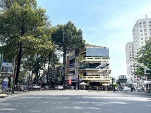 sụp hầm mặt tiền kinh doanh sầm uất đường 10m5, 4pn cực rộng huỳnh tấn phát hải châu 10.5 tỷ.