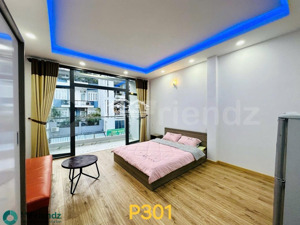 cho thuê căn hộ ban công, q10, đường nguyễn duy dương, gần vạn hạnh mall, chợ nhật tảo, ueh b