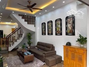 cho thuê nhà full nội thất 4pn tại 241 xã đàn, đđ gần hồ ba mẫu diện tích 50m, 4 tầng giá chỉ 16tr