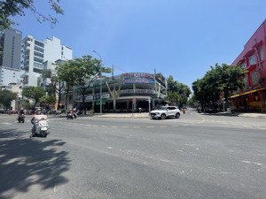 mặt bằng kinh doanh lô góc - 650m2 - gần chợ đêm sơn trà