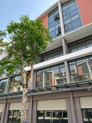 shophouse 2 mặt tiền, trung tâm phố biển 2, dễ kinh doanh, có dòng tiền ngay từ hôm nay