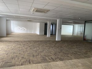 cho thuê văn phòng đường lý thường kiệt, quận 10. dt 130m2 (cắt 60m2) giá chỉ 250k/m2/tháng