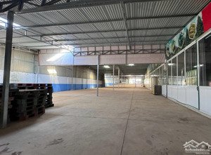 giá cực tốt kho 5000m2 + sân bãi km21 quốc lộ 26 đầy đủ nội thất cho ngành sầu riêng