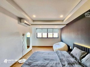 phòng đẹp mới 100% ban công thoáng mát full nội thất gần chợ an đông, đh saigon, bv sùng chính