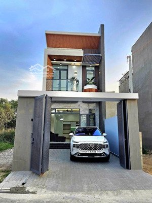 nhà phố 1 trệt 1 lầu mặt tiền dx 070 định hoà thủ dầu một; dt 5x20; full nội thất; 3 phòng ngủ