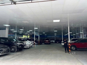 chính chủ cho thuê mặt bằng kinh doanh oto tại chợ xe. diện tích 200m2