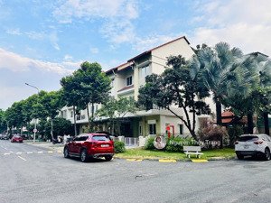 cần bán biệt thự đang có hợp đồng cho thuê 23 triệu/th tại kđt oasis city, nhà đẹp y hình