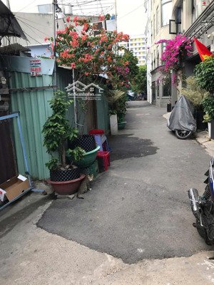 cho thuê nhà nhỏ riêng biệt. nhà hẻm ngõ. xe hơi đi đc, đủ nội thất, hẻm 736 lê đức thọ, gò vấp