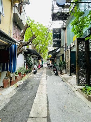 toà ccmini 21p khép kín, lô góc, ô tô đỗ cửa hoàng đạo thành- thanh xuân, dt 1tỷ/ năm. siêu hiếm !