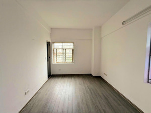 dt: 78m2 phố vạn hạnh, giang biên, lb, hn