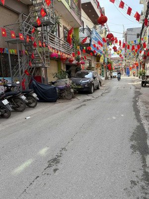 hàng hiếm - ô tô vào nhà - mặt tiền rộng - xây chdv cho thuê tiềm năng - sổ hoa hậu