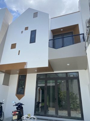 nhà đẹp vĩnh ngọc - đường oto . sân otô
