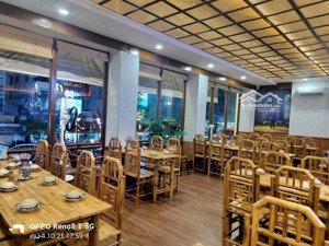 mặt tiền vòng xoay nguyễn thị minh khai, quận 3