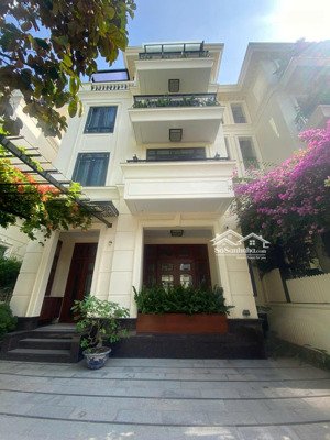 rẻ - đẹp! biệt thự bến nghé quận 1 thiết kế văn phòng 10 x 25m, hầm 4 tầng diện tích sàn 550m2