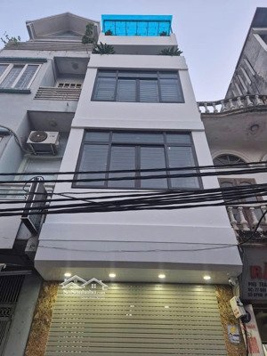 7t thang máy . giá chỉ 8,5 tỷ tt q đống đa 40m chỉ duy nhất 1 căn full nội thất ngõ thông rộng