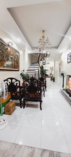 8,8tỷ - 56m2 - 157tr/m2 - lê duẩn - hai bà trưng - nở hậu(hiếm)