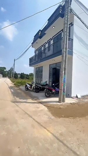 bán nr có diện tích 34m2 gồm 2pn, 2wc tại đức hòa đông với giá tốt 850 triệu. có sổ sẵn